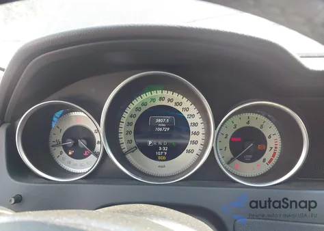 2013 Mercedes-Benz C 300 Luxury 4Matic/Sport 4Matic z USA, uszkodzony, nr VIN WDDGF8AB4DR279441